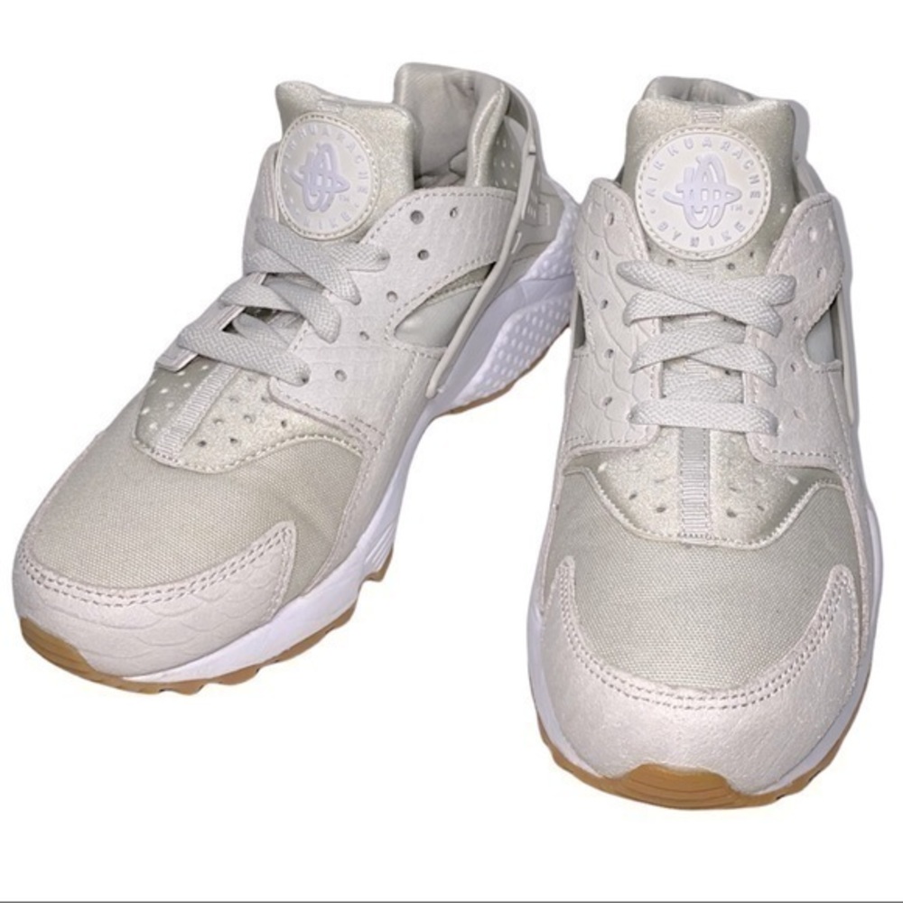 Nike Size 8 Air Huarache Run Se Low Sneakers Light Bone 859429-004